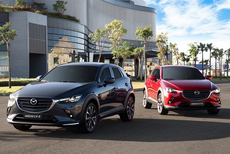Bộ đôi Mazda CX-3 & CX-30 luôn là sự lựa chọn số một cho những bác tài yêu thích dòng xe SUV đô thị. Với lợi thế vượt trội về kiểu dáng, tiện nghi và an toàn, Mazda CX-3 & CX-30 là chiếc xe hoàn hảo cho mọi hành trình của bạn. Hãy cùng chiêm ngưỡng hình ảnh để hiểu rõ hơn về những ưu điểm đặc trưng của dòng xe này nhé!